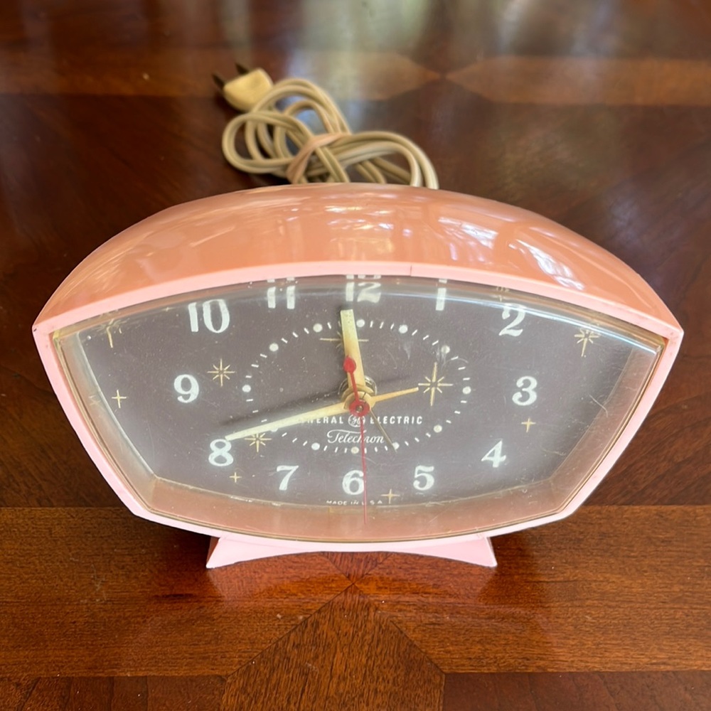 Vintage MCM 1956 General Electric Telechron Alarm Clock Atomic Design Pink.